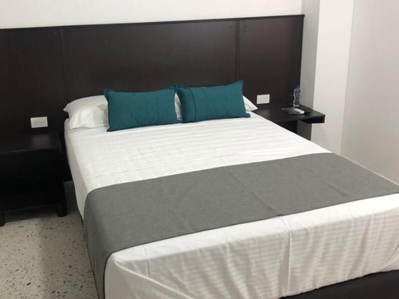 Hotel Mar Inn Cali Bagian luar foto